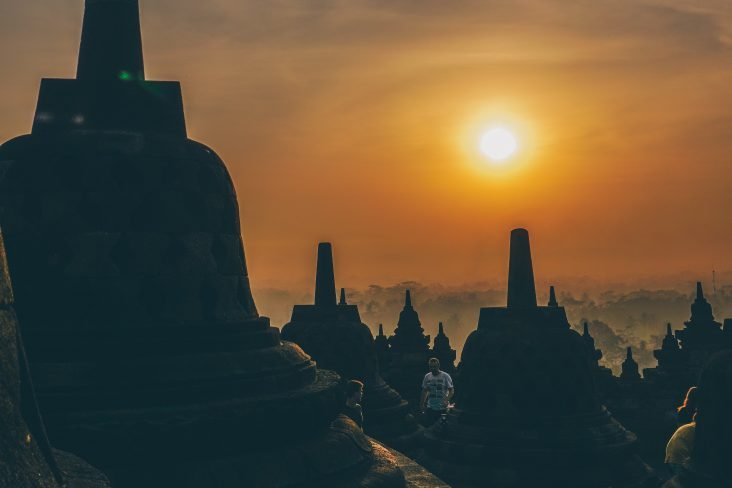 Borobudur Sunrise Tour – Enjoy Wonderful Sunrise From The Largest Buddhist Temple