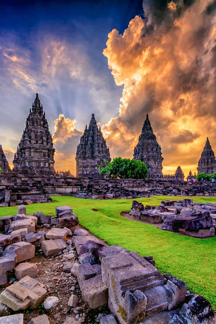 prambanan sunset yogyakarta tour Experience the Best of Bali and Java with Our Amazing Holiday Packages