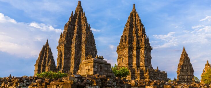 prambanan temple sunset trip min Experience the Best of Bali and Java with Our Amazing Holiday Packages