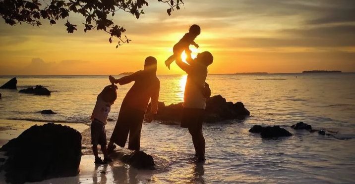 ujung gelam beach karimunjawa