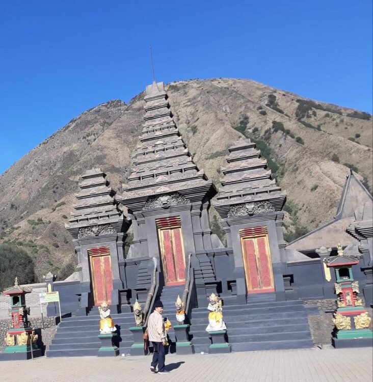 exploring the wonders of Mount Bromo 5